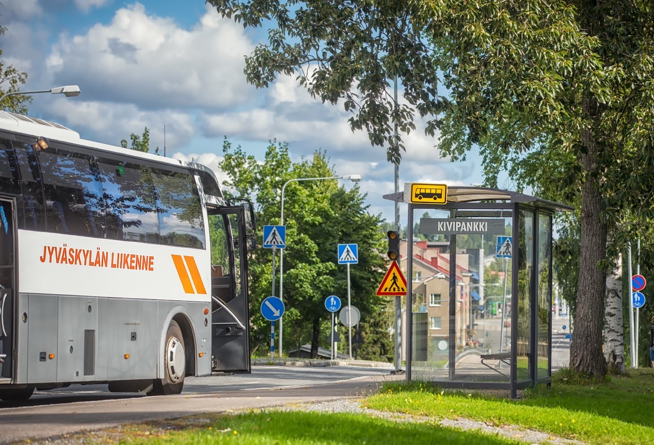 Liikenneyhteydet koulukyyti