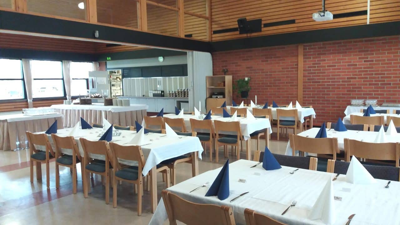 Leirikeskus Särkisaaren ruokasali