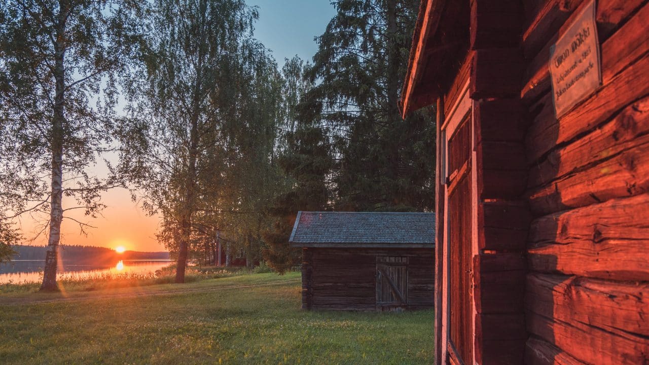 Auringonlasku Aaresaarella