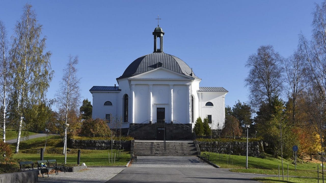 Jämsän kirkko edestä