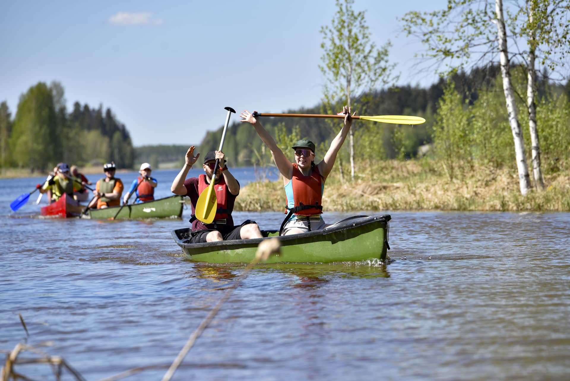 Kuvassa melojia Jämsän joella.