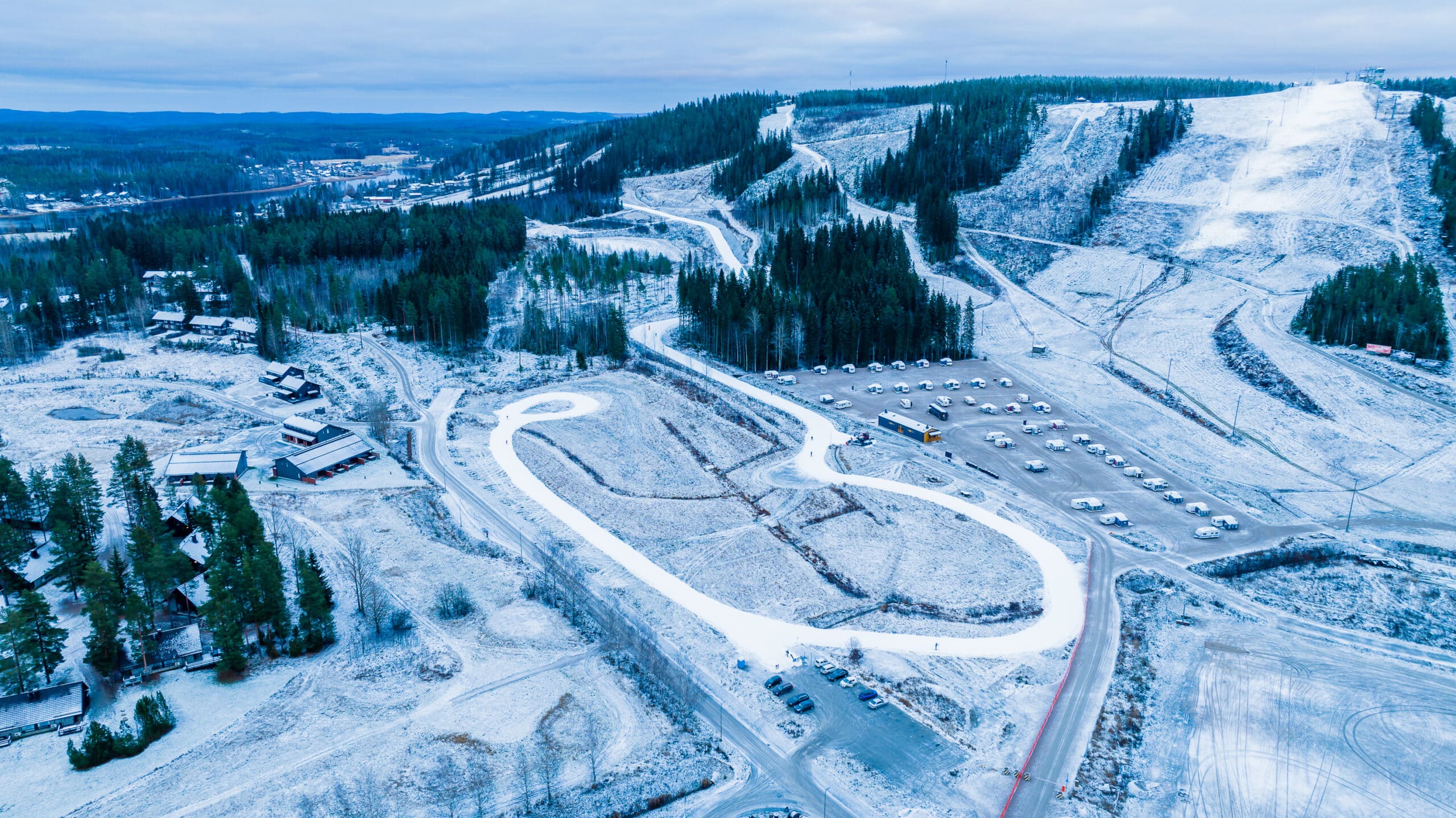 Ilmakuvassa ensilumenlatu Himoksella