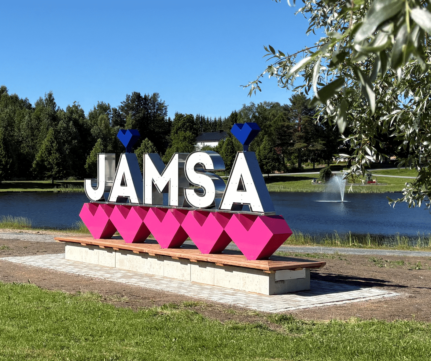 Jämsä Kirjaimet nurmella